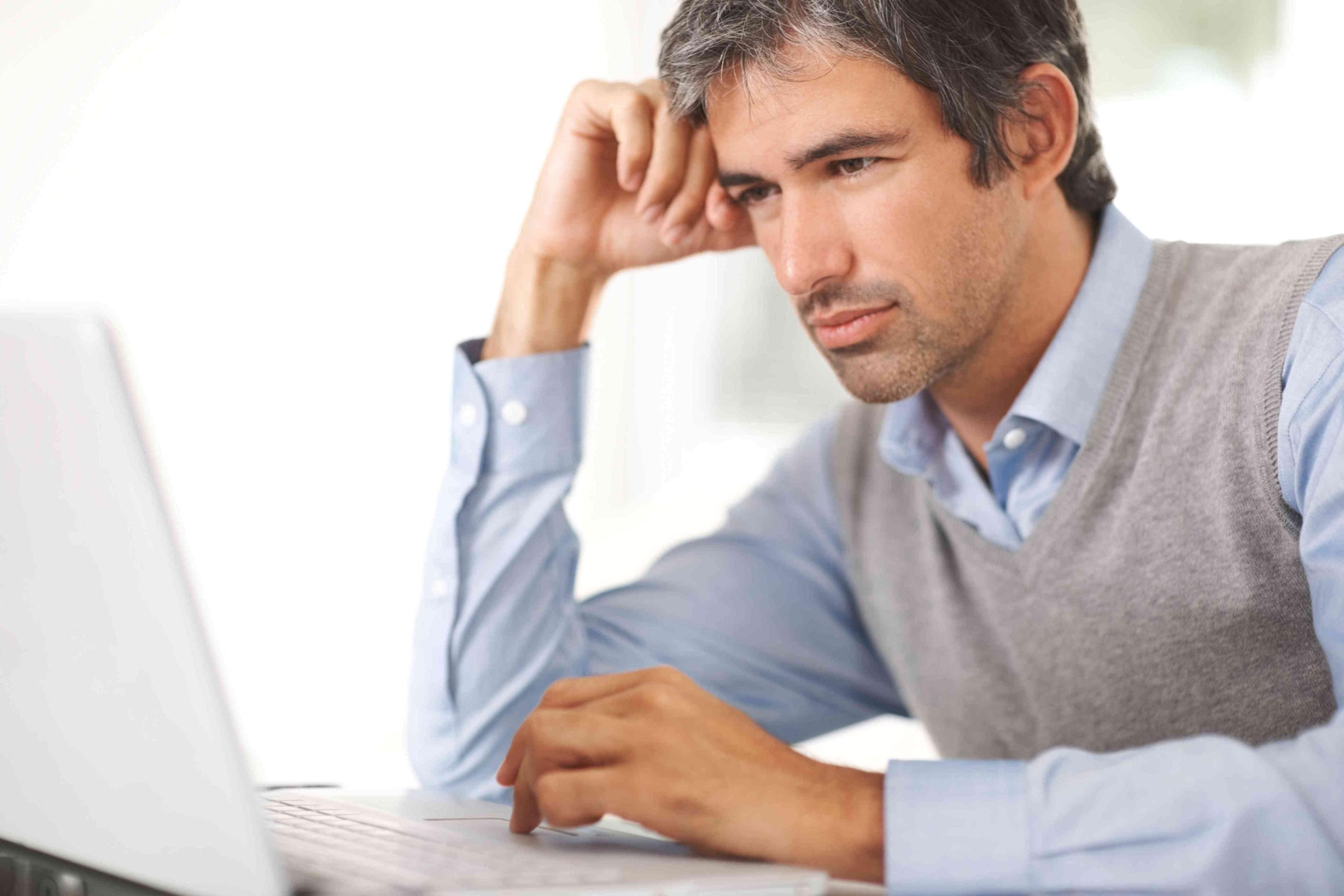 Analyse von E-Commerce-Datenstrukturen und Schema-Markup-Implementierungen